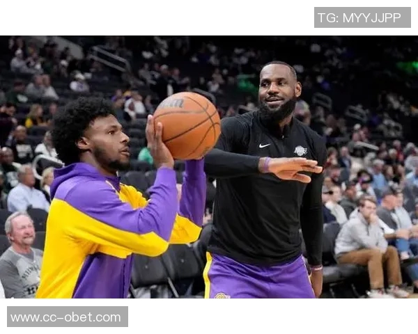 夸梅建议布朗尼学习基德技巧先适应三分再练习突破能力