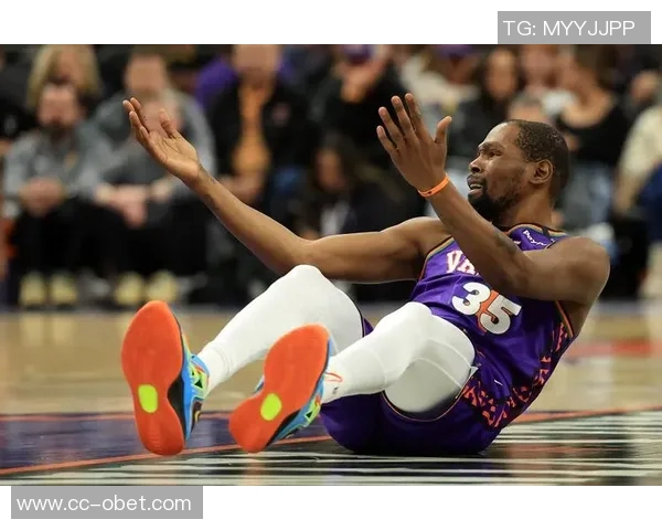 火箭官方晒亚当斯与杜兰特亲密合照威少点赞引发重回传闻