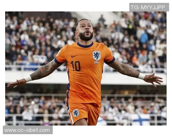 德佩在荷兰国家队创下54球35助的辉煌纪录双双领跑队史榜单