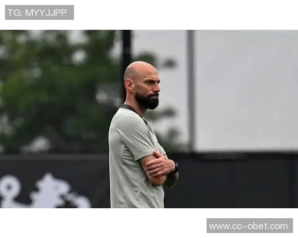 蓝军助教谈绝杀时刻与红牌问题期待球队改进与突破