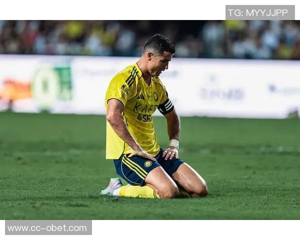 C罗愤怒出局后迅速返回更衣室沙特媒体独家报道比赛心情