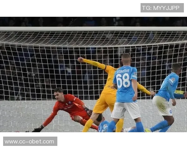 贾府后卫板仓滉震惊于欧冠前一天被通知踢后腰位置